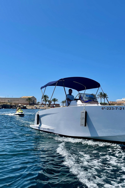 RENT BOAT CATTLEYA 8H - Key Points