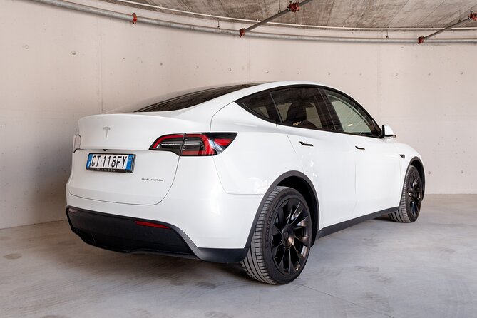 Rent Tesla Model Y LR - Operating Hours
