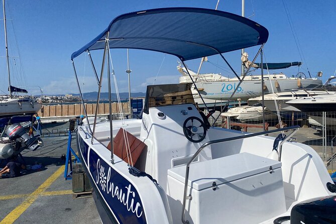 Rental of New Motor Catamaran Without License in Malaga - Accessibility