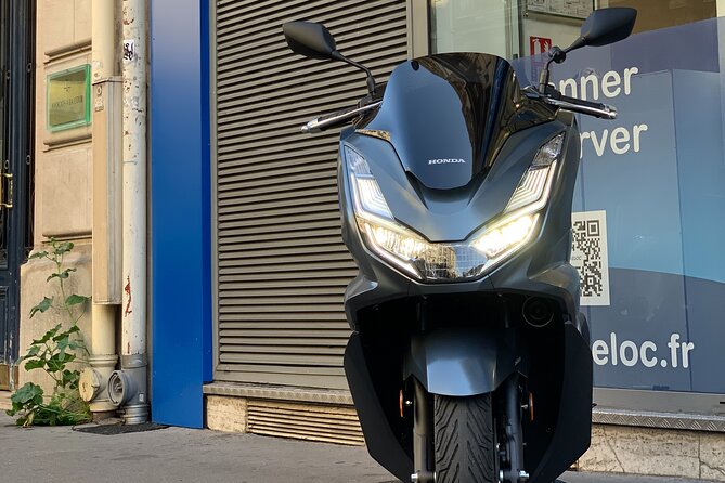 Rental Scooter PCX Honda 125CC (B / A1 Permit) Paris - Meeting Point