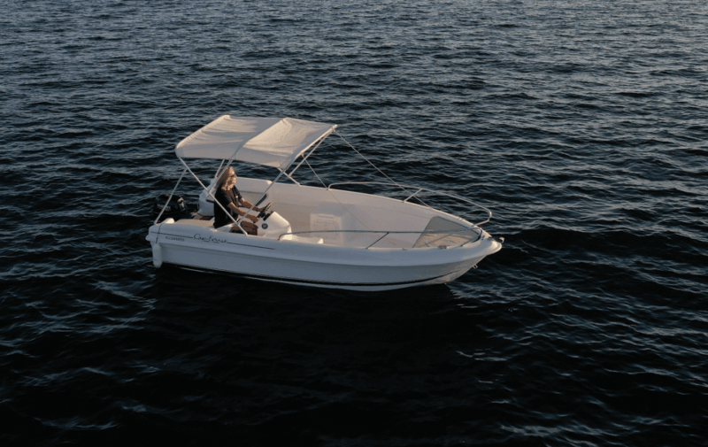 Renting a Boat Without a License - Experience Highlights