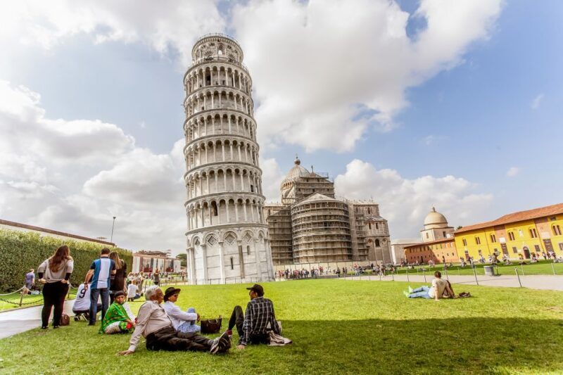 Reserved Entrance to Leaning Tower of Pisa & Cathedral - Exploring the Surrounding Area