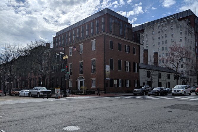 Residences of the Presidentses Walking Tour: Lafayette Square & Foggy Bottom - Overview of the Tour