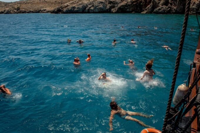 Rethymno: Mini Pirate Boat Cruise With Swimming Stop - Swimming and Snorkeling