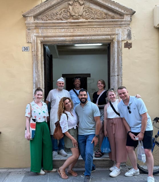 Rethymno Old Town: A Traditional Cretan Food Tour - Tour Experience and Itinerary