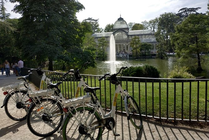 Retiro Park Bike Tour- Get Transported to the XVI Century - Cycling Through the Parks Allure