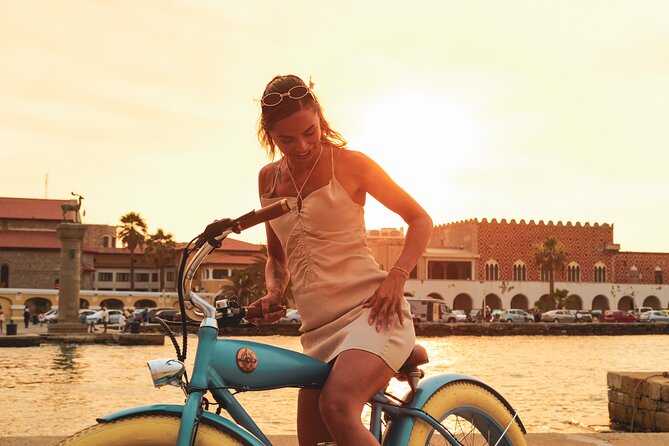 Retro E-Bike Photo Stop Tour - Included Amenities and Equipment
