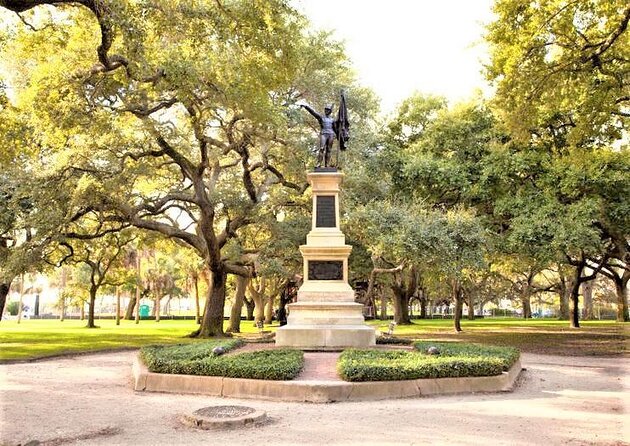 REV Walks - History Walking Tour - Tour Features and Accessibility
