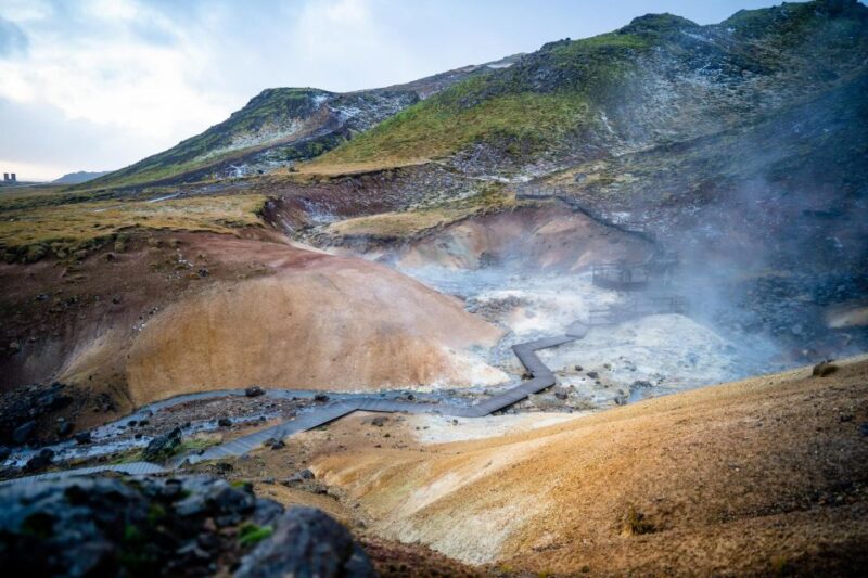 Reykjanes Peninsula and Bridge Between the Continents - Booking and Availability