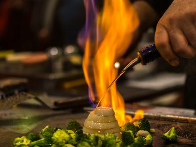 Reykjavík: 7-Course Teppanyaki Tasting Menu With Fire Show - Accessibility and Flexibility