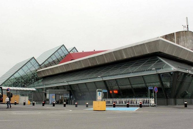 Reykjavik Area to Keflavik Private Luxury Airport Transfer - Pickup and Drop-off
