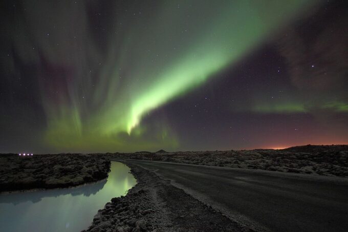 Reykjavik: Golden Circle & Northern Lights 4x4 Tour - Witnessing Geysir Geothermal Area