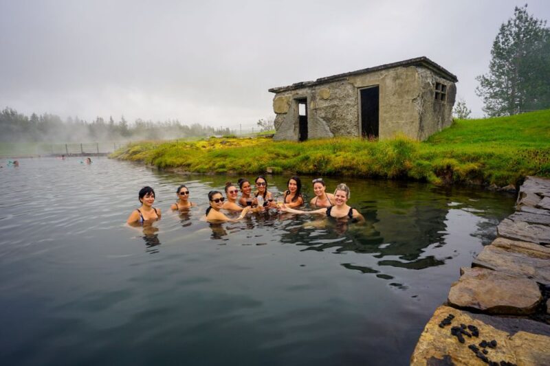 Reykjavík: Golden Circle & Secret Lagoon Day Trip With Lunch - What to Bring