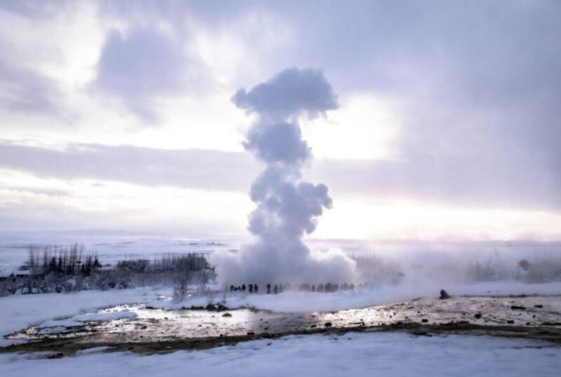 Reykjavik: Golden Circle, Tomato Farm and Kerið Crater Tour - Transportation Details