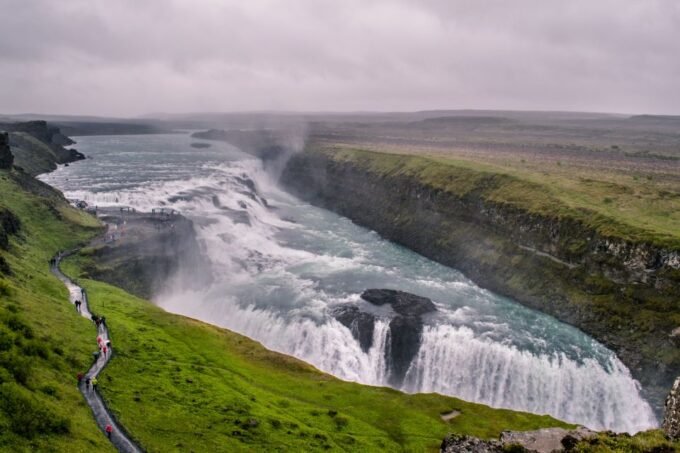 Reykjavik: Golden Circle, Tomato Farm and Kerið Crater Tour - Bus/Coach Travel