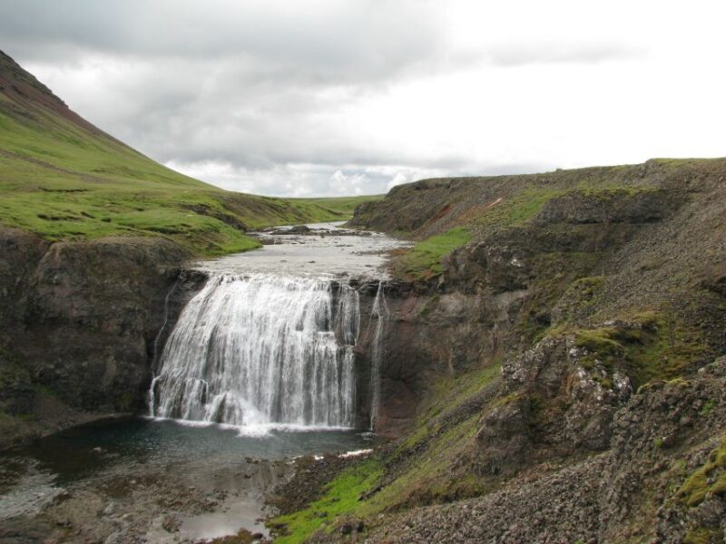 Reykjavik: Hvalfjordur & Hvammsvik Hot Springs Private Tour - Itinerary Highlights