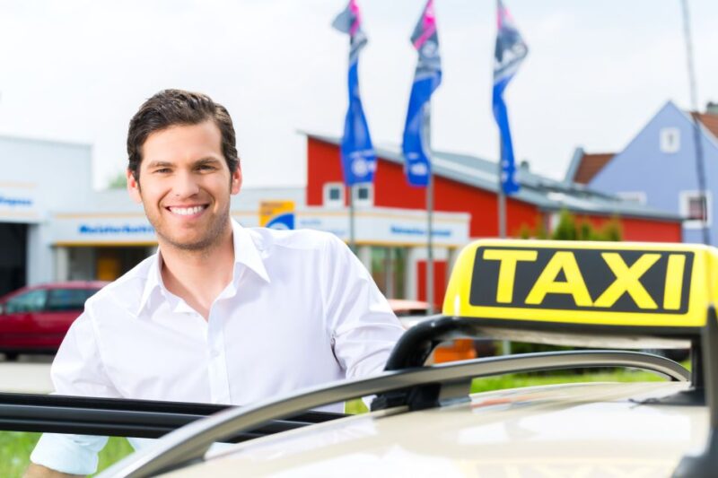 Reykjavik: Keflavik Private Airport Transfer - Pickup and Driver Information