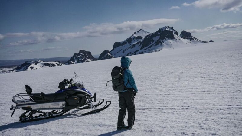 Reykjavik: Langjökull Glacier Snowmobile Tour & Hot Spring - Snowmobiling on Langjökull Glacier