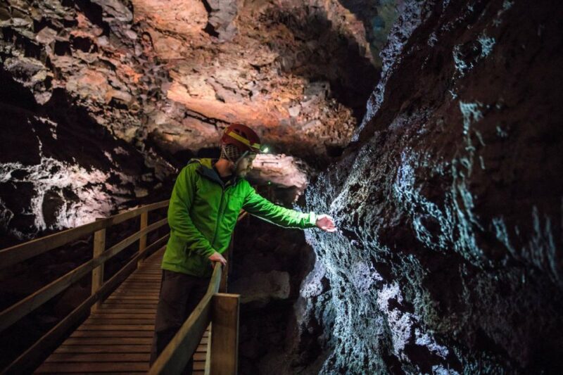 Reykjavik: Lava Cave, Hot Springs, and Waterfalls Tour - Snorralaug, Reykholt
