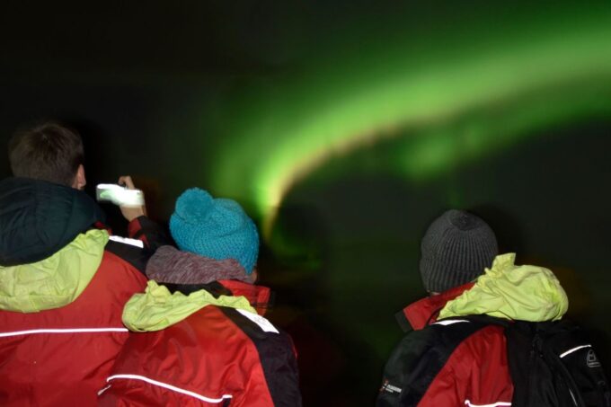 Reykjavík: Northern Lights Cruise - Included Amenities