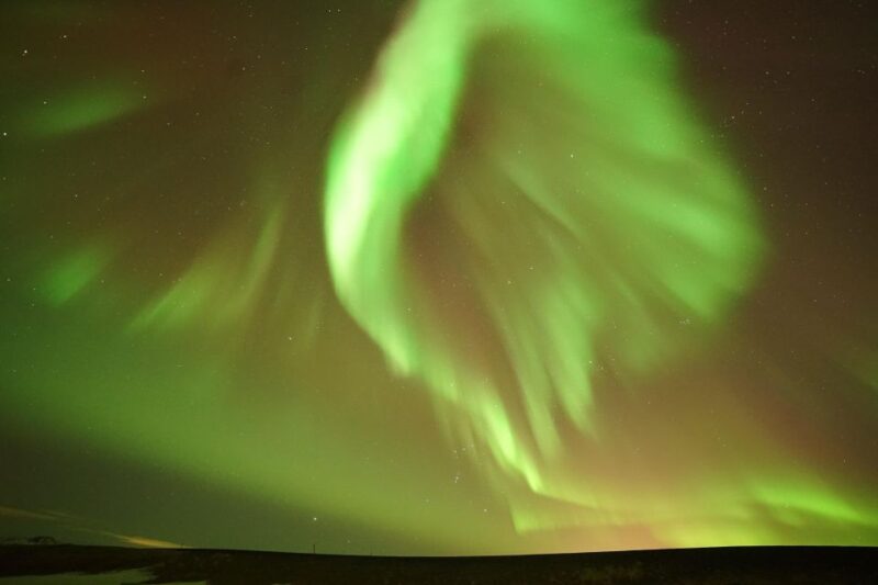 Reykjavik: Northern Lights Minibus Tour With Hot Chocolate - Experience Highlights