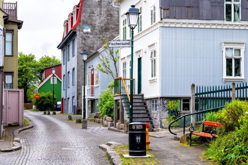 Reykjavik Romance: Love Affair Amidst Enchanting Landscapes - Picturesque Garden Delights