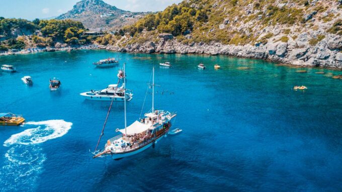Rhodes: Cruise With 3 Stops, Lunch and Unlimited Drinks - Lunch and Refreshments
