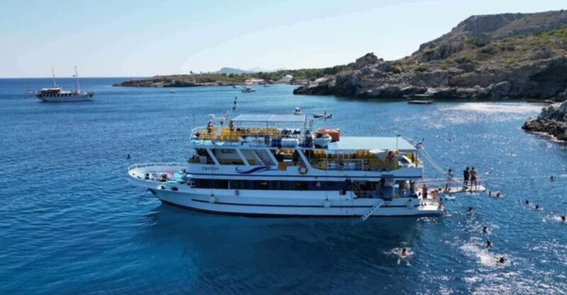 Rhodes: Daily Cruise to Lindos - Onboard Amenities