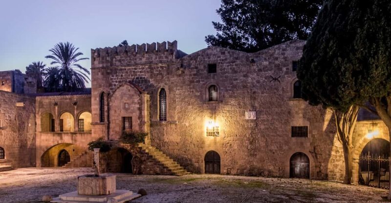 Rhodes: First Discovery Walk and Reading Walking Tour - Key Points