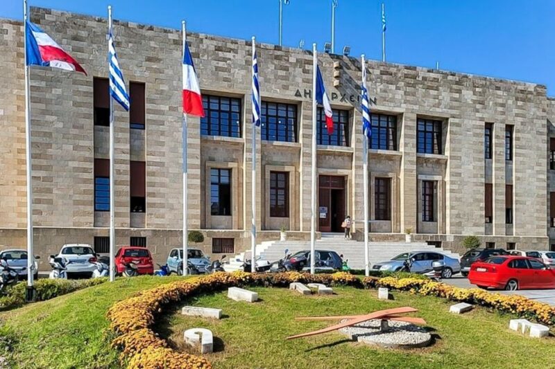 Rhodes: Hop-on Hop-off Sightseeing Bus Tour - Explore the Old Town