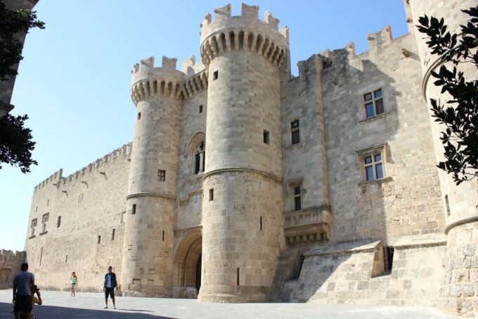 Rhodes: Old Town Private Walking Tour With an Expert Guide - Pricing and Group Size Options