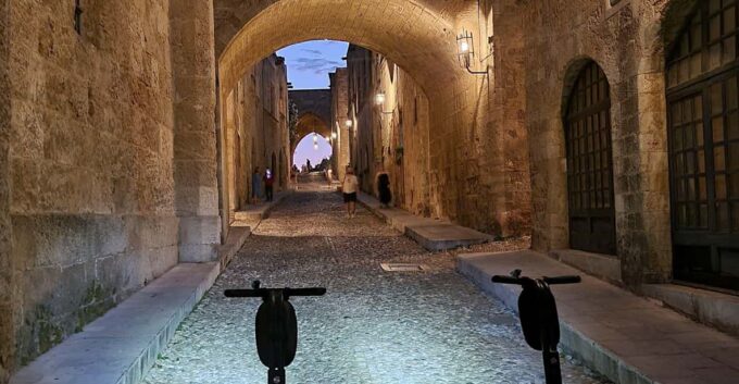 Rhodes: Rhodes by Night Segway Route - Safety and Equipment