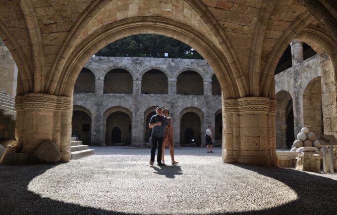 Rhodes: Sightseeing Walking Tour in Jewish Quarter of Rhodes - Tour Logistics and Preparation
