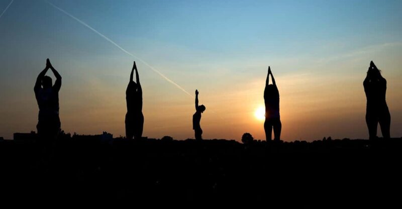 Rhodos: Outdoor Yoga in Beautiful Garden Scenery - Class Features