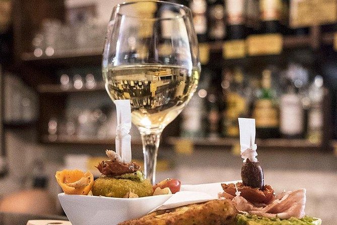 Rialto Farmers Market Food Tour in Venice With Wine Tasting & Guided Sightseeing - Rialto Market Exploration
