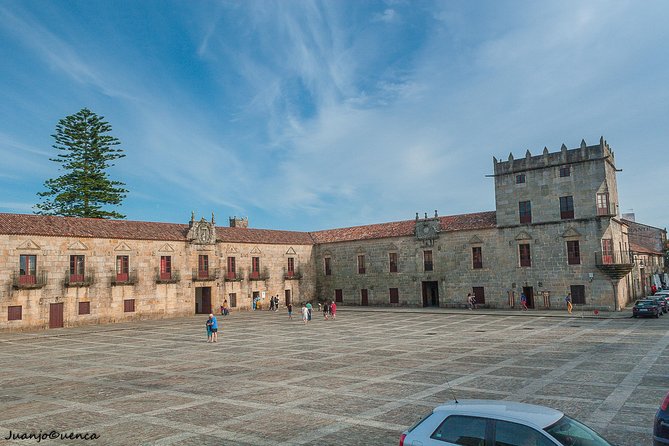 Rías Baixas Private Tour With Wine Tasting, Food, Mussels Boat and Pickup - Activities Included
