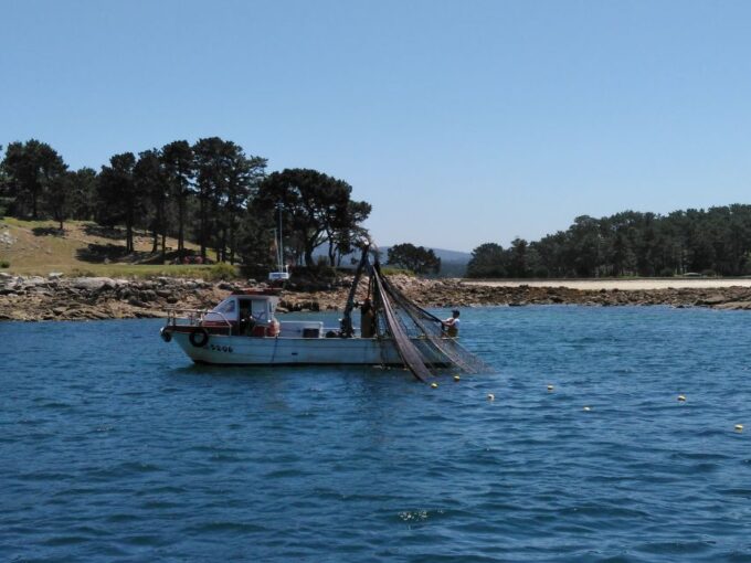 Rías Baixas Tour; Arousa and Toxa Islands, Combarro & Boat - Food Tasting