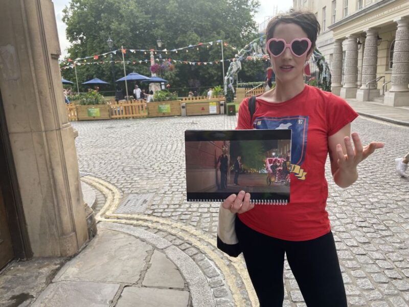 Richmond: Ted Lasso Guided Walking Tour - Capture Selfies at Teds Door