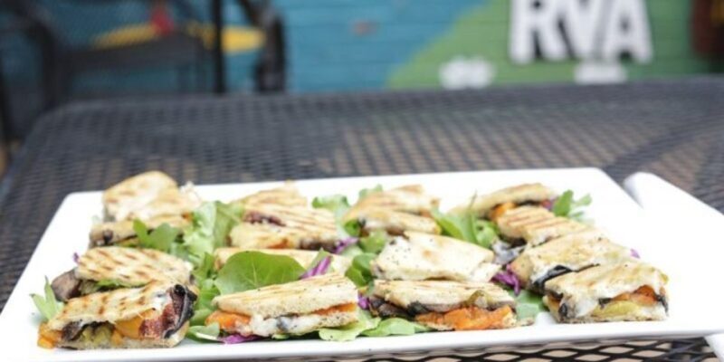 Richmond: Trendy Carytown Food Tour - Explore Carytowns Boutiques