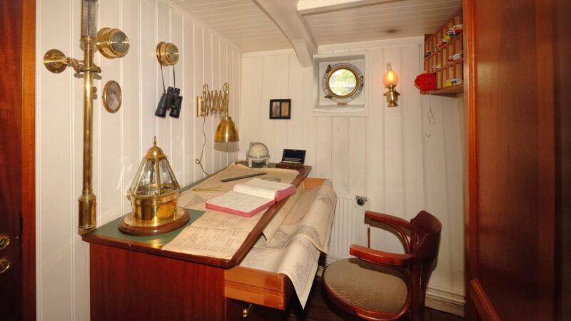 Rickmer Rickmers Museum Guided Tour With Transfers - Transportation and Pickup