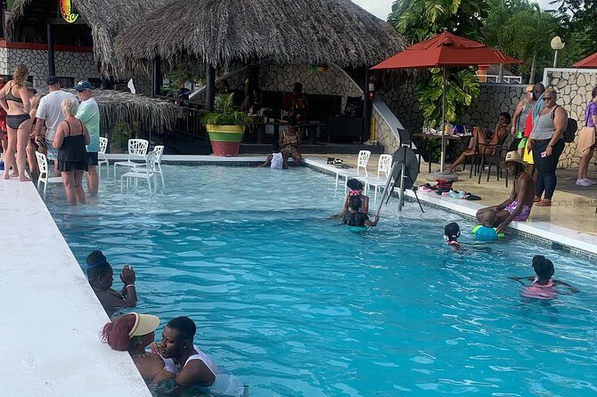 Rick's Café and Seven Mile Beach Negril Private Guided Tour - Visiting Ricks Café
