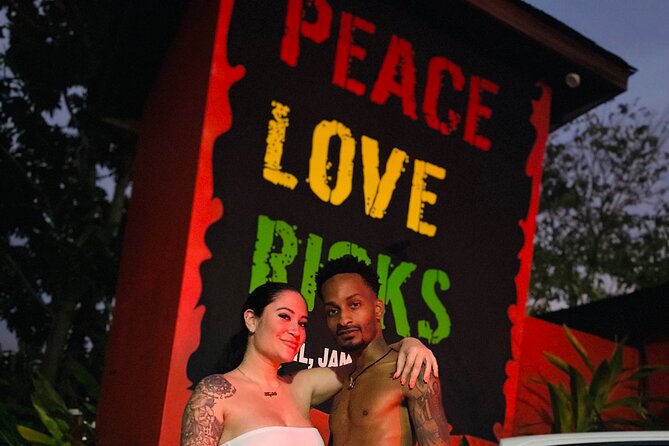 Ricks Cafe, Seven Mile Beach, Shopping - Experience Highlights