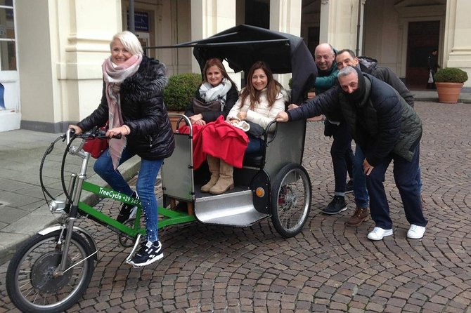 Rickshaw Tour in Genoa - See San Lorenzo Cathedral