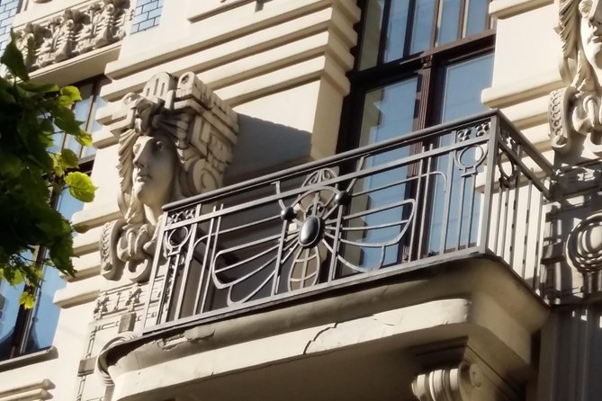 Riga Art Nouveau Walking Tour - Group Size and Accessibility