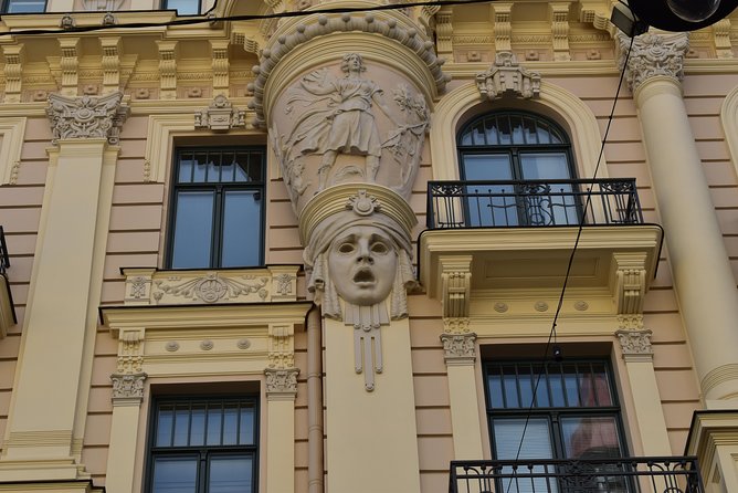 Riga Art Nouveau Walking Tour - Guide Expertise