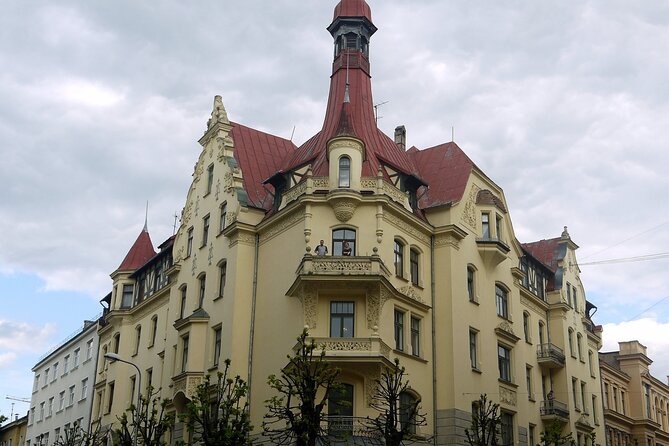 Riga Old Town Walking Tour - Accessibility and Logistics