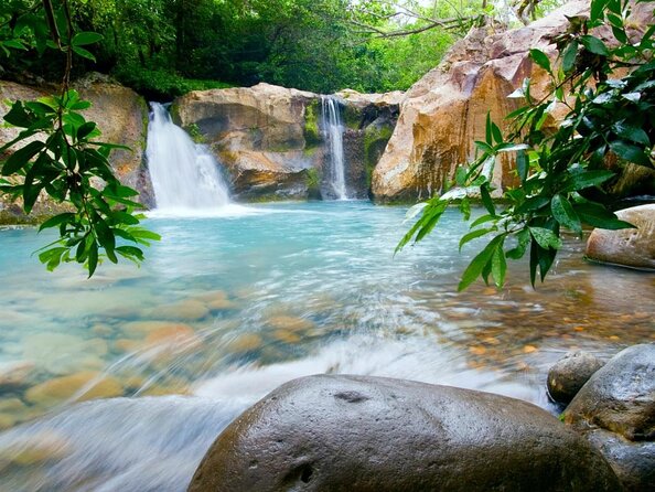 Rincón De La Vieja Volcano Hike & Hot Springs Full Day - Key Points