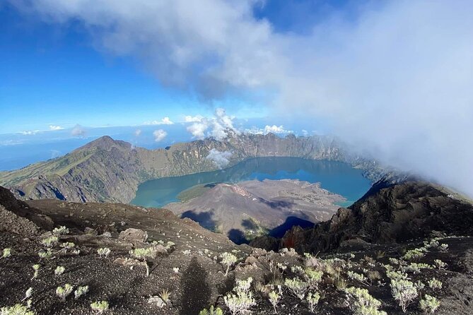 Rinjani Trekking 3D2N Summit - To The Spectacular Views - Marveling at the Stunning Views