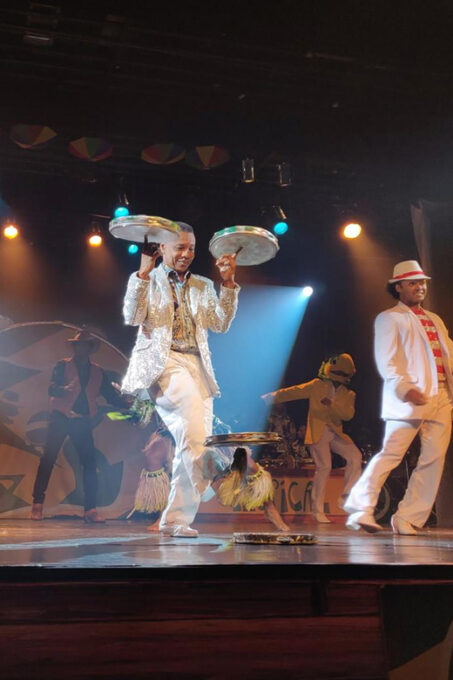Rio: Access to the Ginga Tropical Samba and Folklore Show - Logistics and Transportation