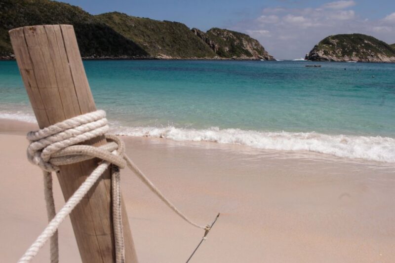 Rio: Arraial Do Cabo Trip With Boat Tour With Lunch - Key Points